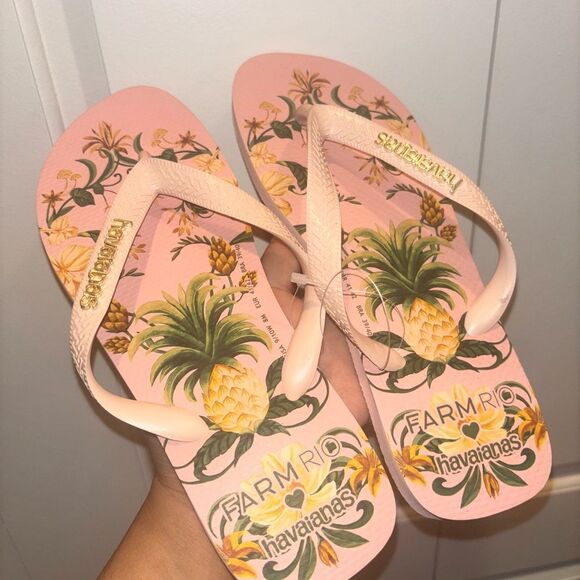 Havaianas Pink Pineapple Print Sandals sz 8/9 - Picture 1 of 3